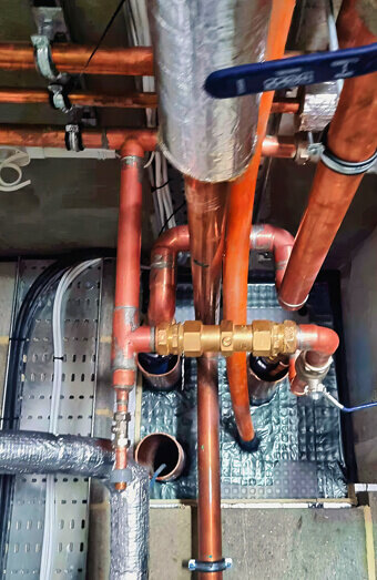 https://plumbermyaree.com.au/uploads/2025/06/commercial-plumbing-390382.jpg