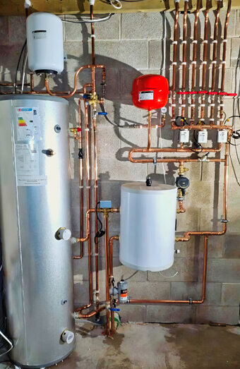 https://plumbermyaree.com.au/uploads/2025/06/commercial-plumbing-915367.jpg